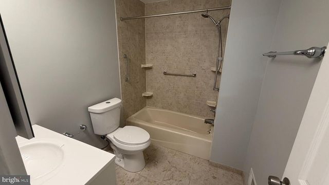 111 LOUISIANA AVE, Ewing, NJ 08638