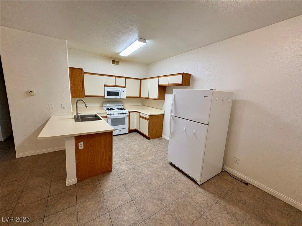 5751 East Hacienda Avenue 226, Las Vegas, NV 89122