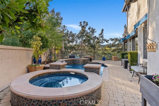 5 Creek View Road, Laguna Hills, CA 92679