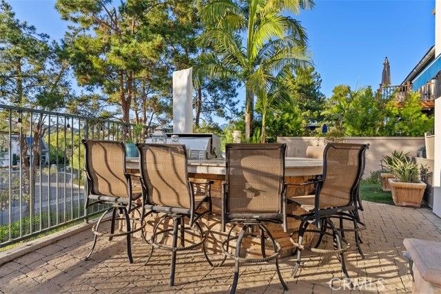 5 Creek View Road, Laguna Hills, CA 92679