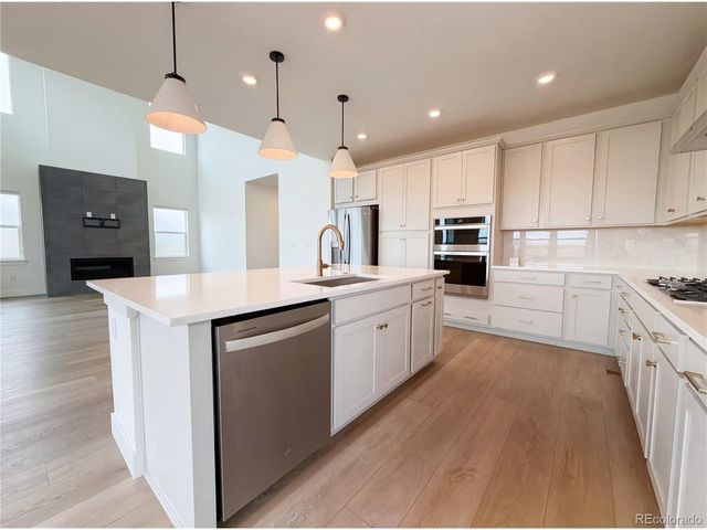 8704 Arriba Dr, Littleton, CO 80125