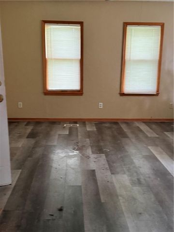 4421 College Avenue, Kansas City, MO 64130