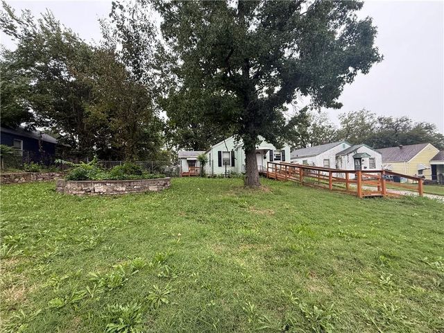 4421 College Avenue, Kansas City, MO 64130