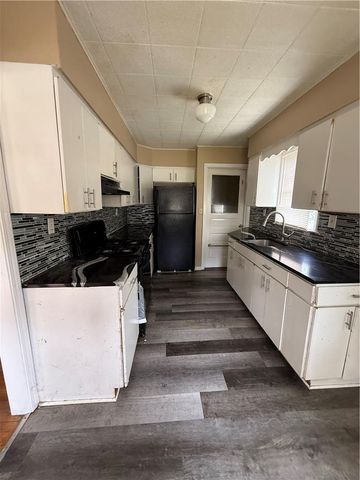 4421 College Avenue, Kansas City, MO 64130