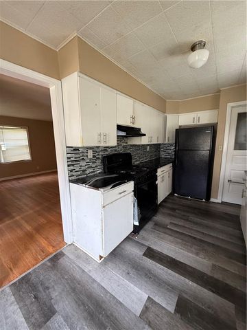 4421 College Avenue, Kansas City, MO 64130
