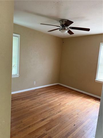 4421 College Avenue, Kansas City, MO 64130