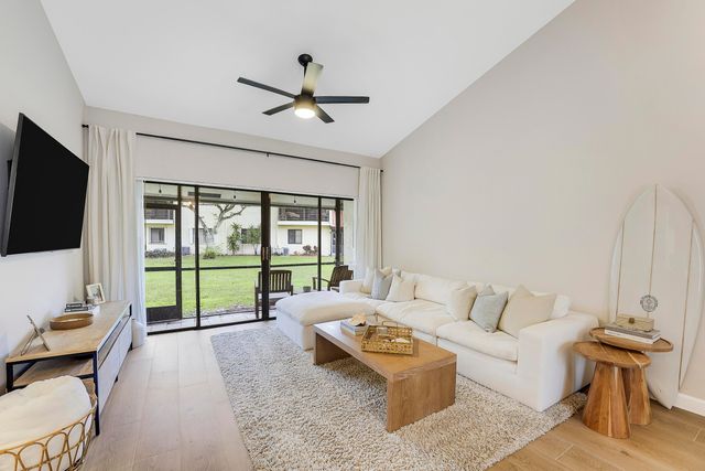11 Vía De Casas Sur, Boynton Beach, FL 33426