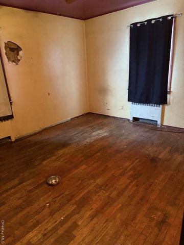 48 Cliff Avenue, Hempstead, NY 11550