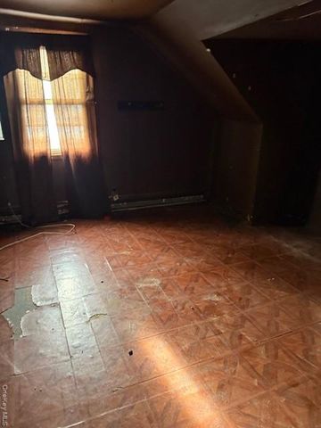 48 Cliff Avenue, Hempstead, NY 11550