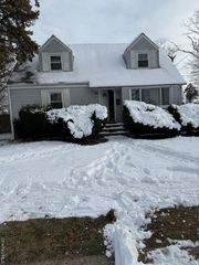 48 Cliff Avenue, Hempstead, NY 11550