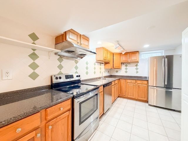 127A Plain St, Braintree, MA 02184