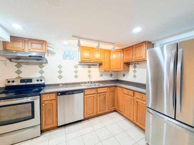 127A Plain St, Braintree, MA 02184