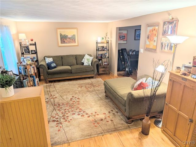 419 Branchwood Drive, Salina, NY 13090