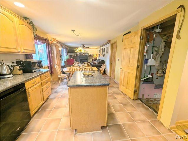 419 Branchwood Drive, Salina, NY 13090