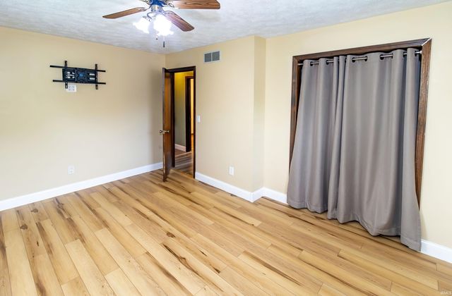 4253 Hilldale Drive, Newburgh, IN 47630