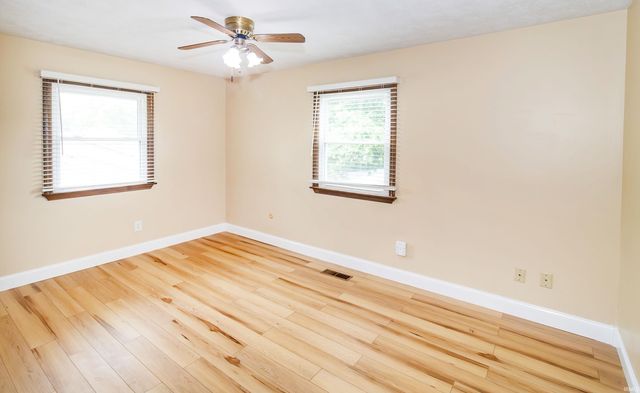 4253 Hilldale Drive, Newburgh, IN 47630