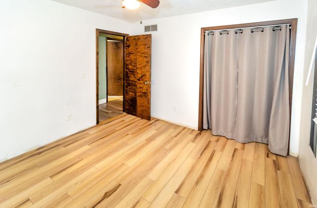 4253 Hilldale Drive, Newburgh, IN 47630