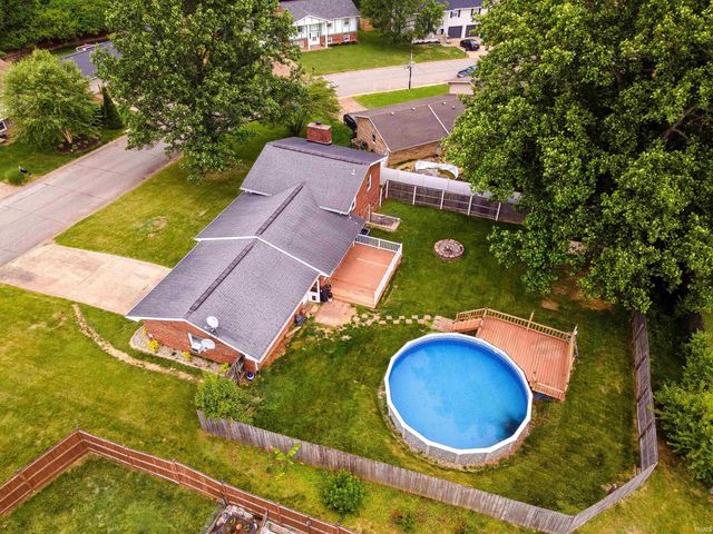 4253 Hilldale Drive, Newburgh, IN 47630