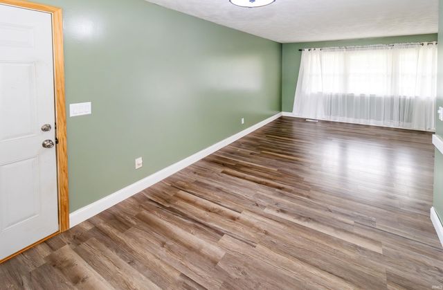 4253 Hilldale Drive, Newburgh, IN 47630