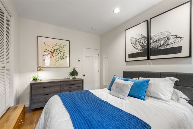 2 Clarendon St 302, Boston, MA 02116