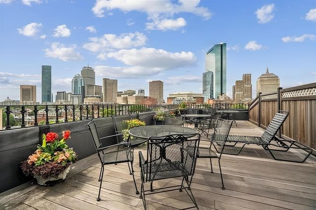 2 Clarendon St 302, Boston, MA 02116