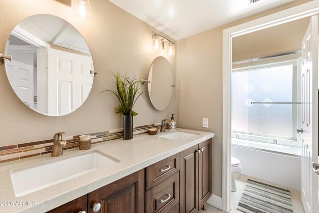 11434 N 43RD Street, Phoenix, AZ 85028