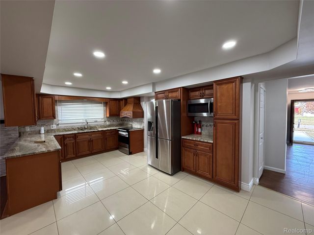 2308 Kipling Drive, Sterling Heights, MI 48310