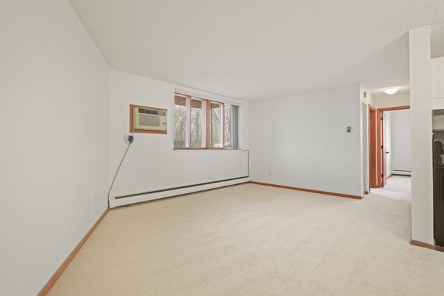 9143 Highway 55 103, Golden Valley, MN 55427