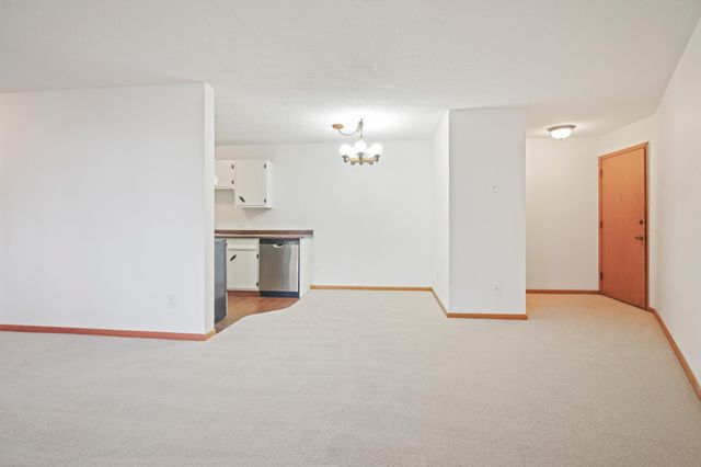 9143 Highway 55 103, Golden Valley, MN 55427