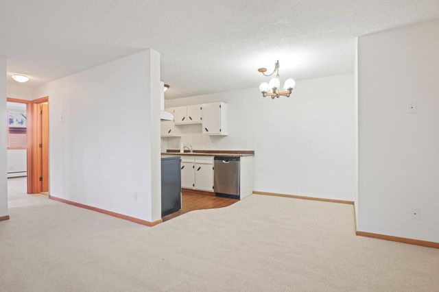 9143 Highway 55 103, Golden Valley, MN 55427