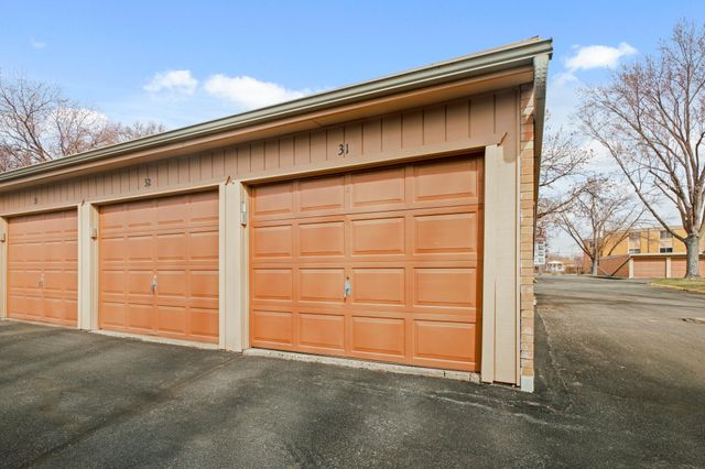 9143 Highway 55 103, Golden Valley, MN 55427