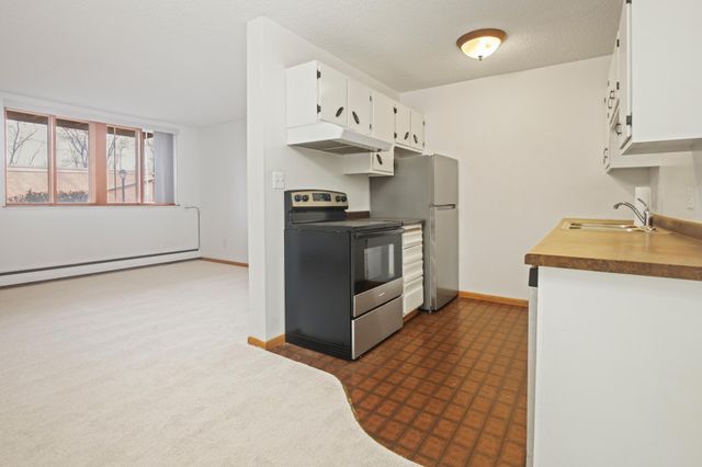9143 Highway 55 103, Golden Valley, MN 55427