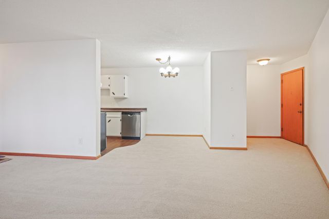 9143 Highway 55 103, Golden Valley, MN 55427