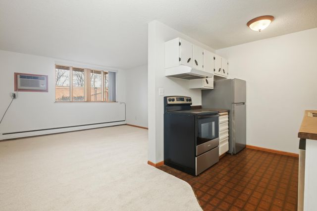 9143 Highway 55 103, Golden Valley, MN 55427