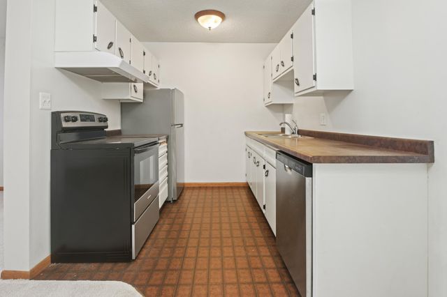 9143 Highway 55 103, Golden Valley, MN 55427