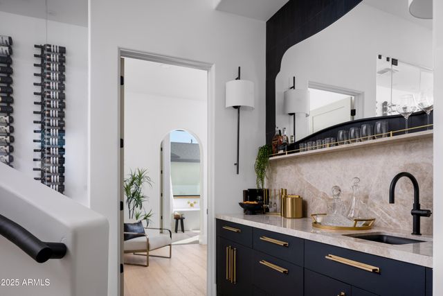 4120 N 44th Place, Phoenix, AZ 85018