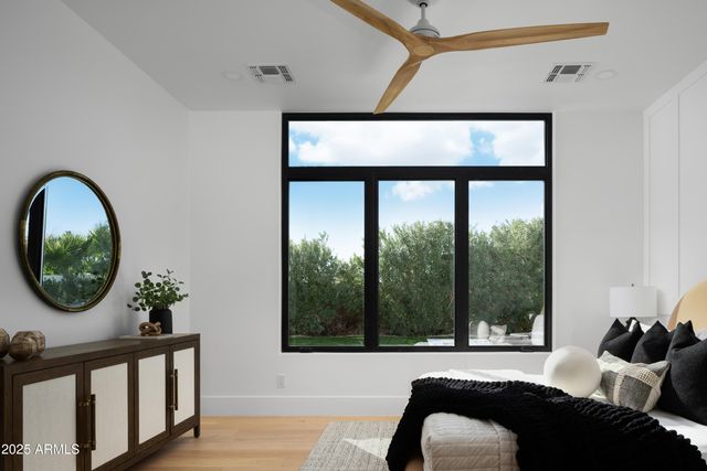 4120 N 44th Place, Phoenix, AZ 85018