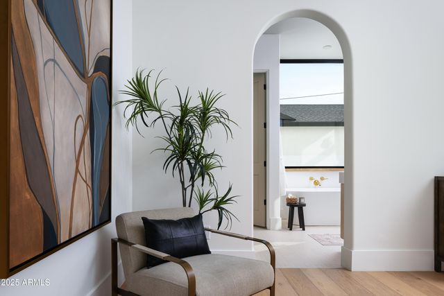 4120 N 44th Place, Phoenix, AZ 85018