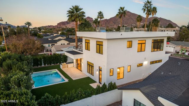 4120 N 44th Place, Phoenix, AZ 85018