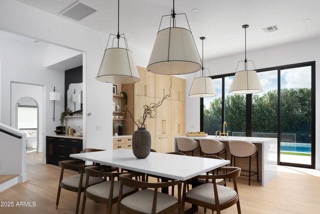 4120 N 44th Place, Phoenix, AZ 85018