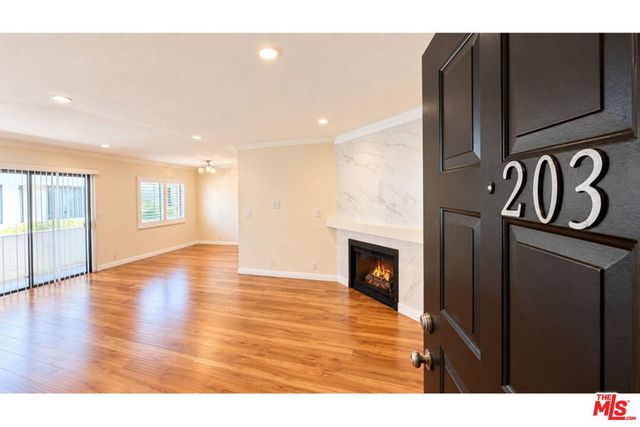 15141 Burbank Boulevard 203, Van Nuys, CA 91411