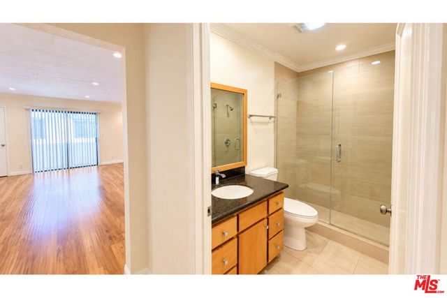 15141 Burbank Boulevard 203, Van Nuys, CA 91411