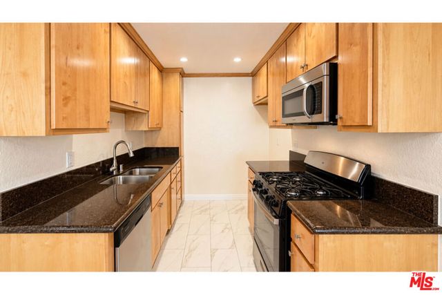 15141 Burbank Boulevard 203, Van Nuys, CA 91411