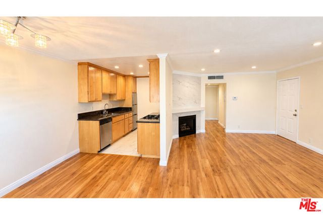 15141 Burbank Boulevard 203, Van Nuys, CA 91411