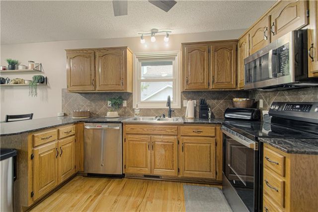 10820 N Kentucky Court, Kansas City, MO 64157