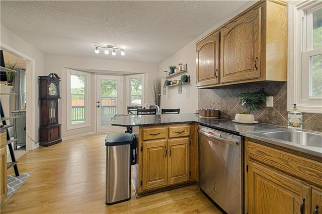 10820 N Kentucky Court, Kansas City, MO 64157