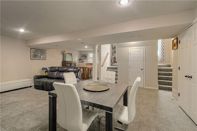 10820 N Kentucky Court, Kansas City, MO 64157