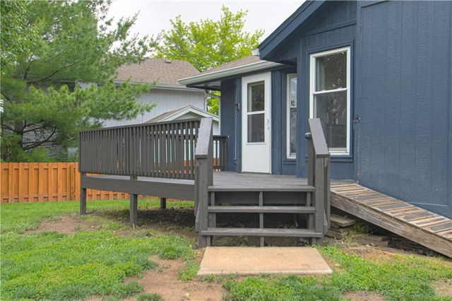 10820 N Kentucky Court, Kansas City, MO 64157