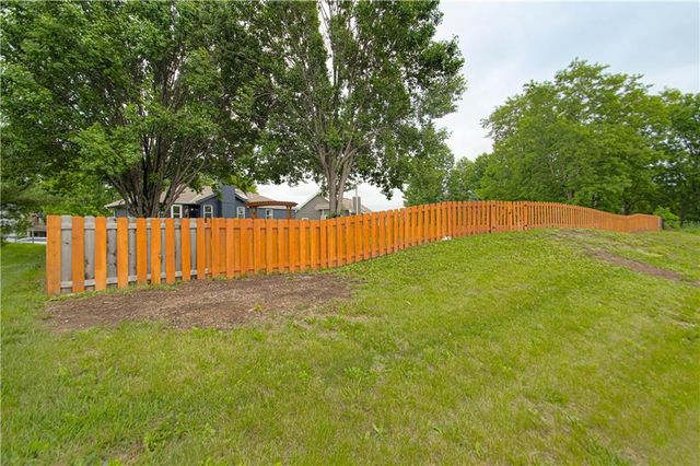 10820 N Kentucky Court, Kansas City, MO 64157