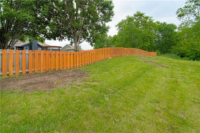 10820 N Kentucky Court, Kansas City, MO 64157